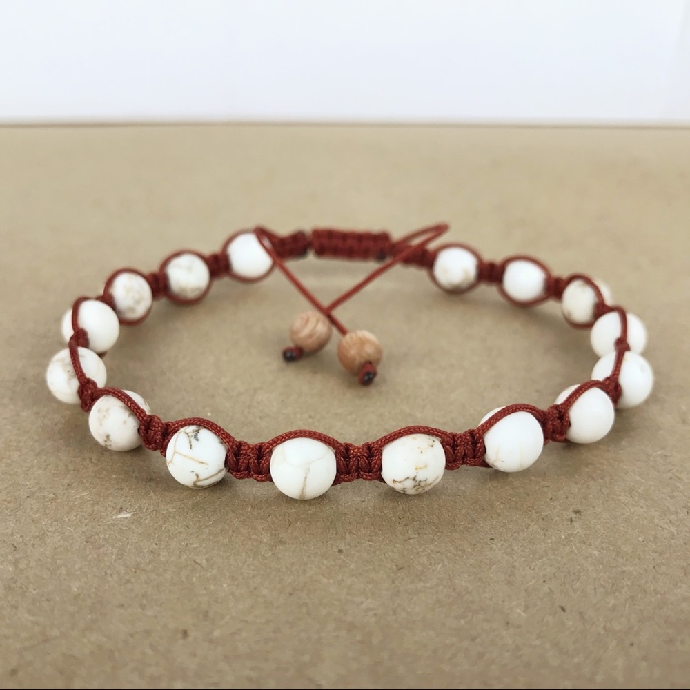 Handmade} Howlite Adjustable Bracelet - Picture 2 of 4